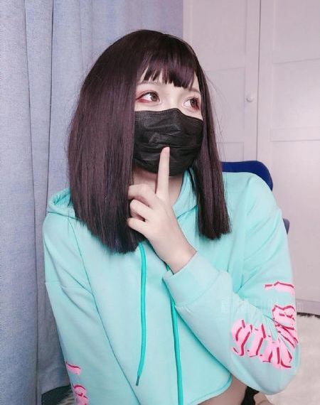 在公交车上弄到高c了公交车视频